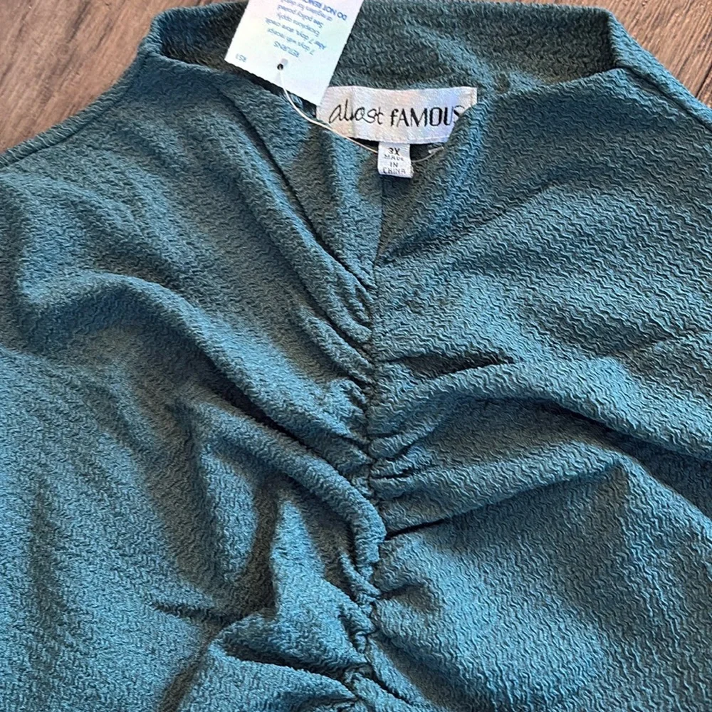 NWT [Almost Famous] Ruched Long-Sleeve Crewneck Blouse Top Women’s Plus 2X, 3X - Picture 7 of 9